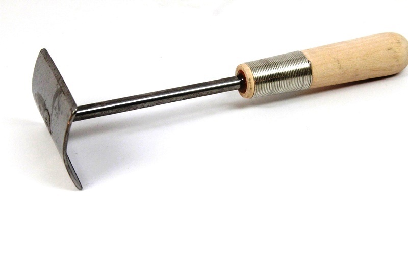 Necker 600 Fleshing Knife – Trapper Art's Supply